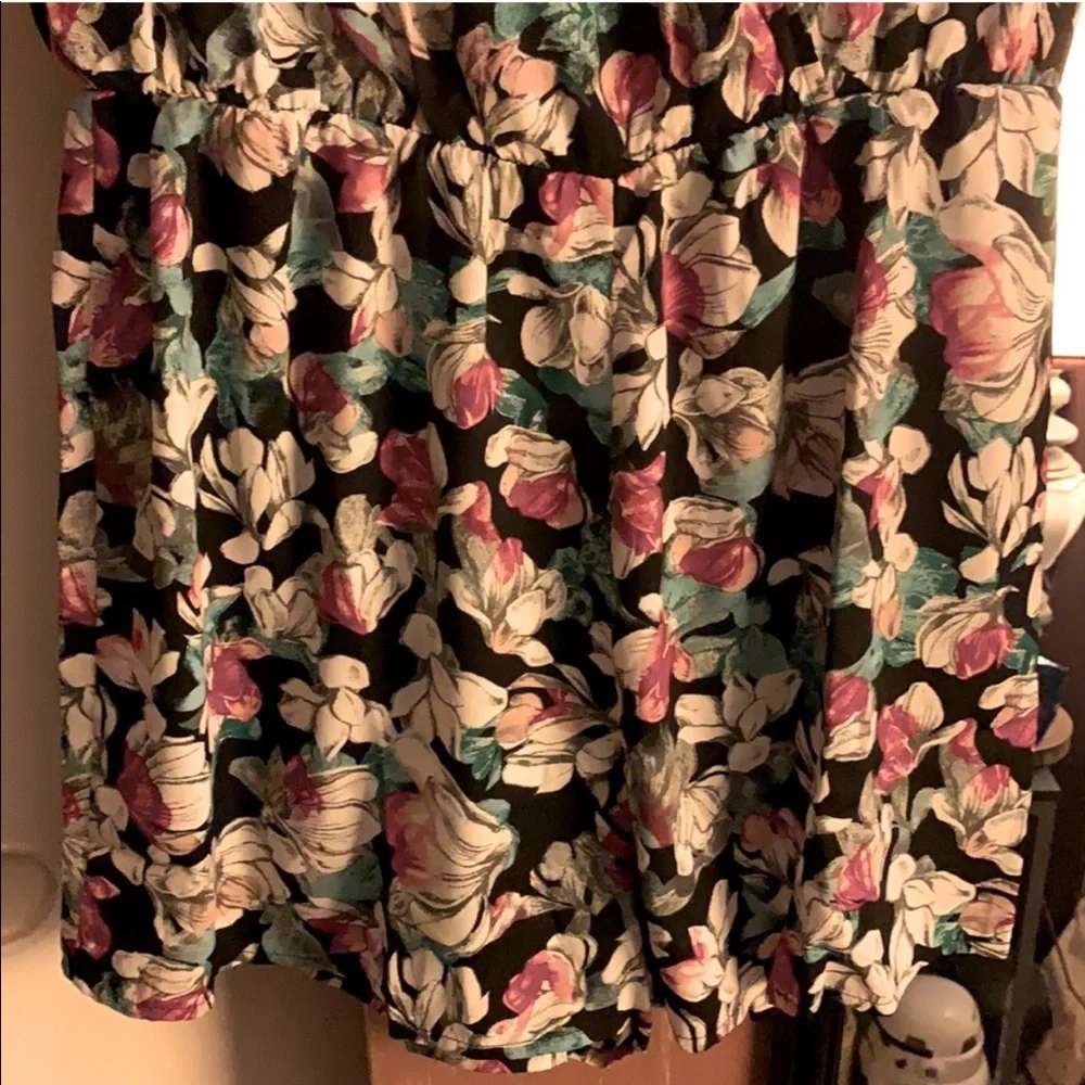 ⭐️2/$25⭐️ BCBGMAXAZRIA Romper - Picture 6 of 12